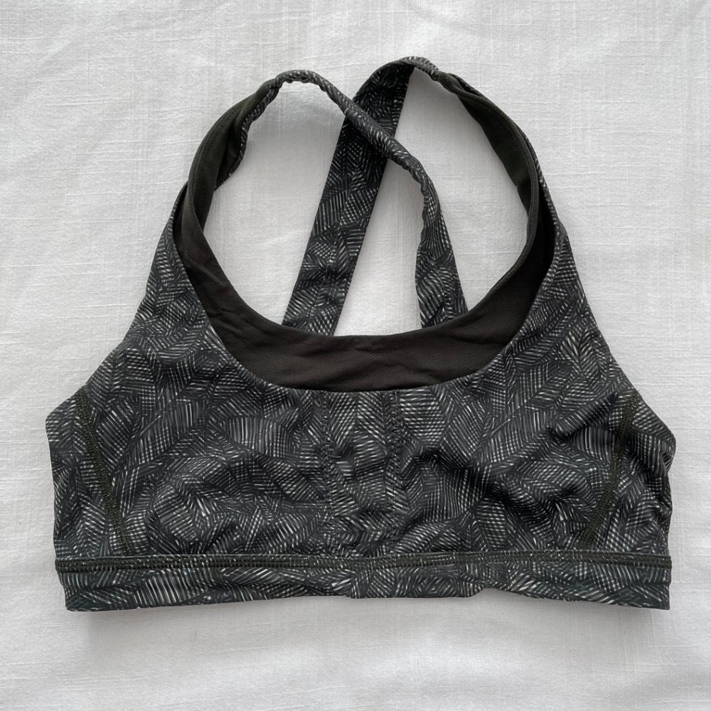 Lululemon Run: Stuff Your Bra IIa - Size 8